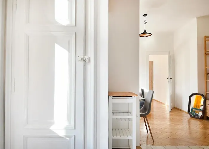 Cultural Hot Spot - Old Town *